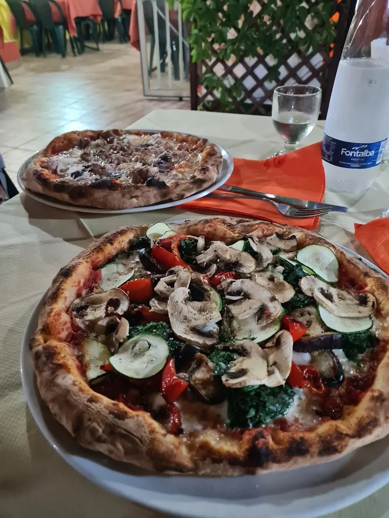 riccardo Russo_Trattoria Pizzeria Sombrero Di Costanzo Piero_Raddusa_review