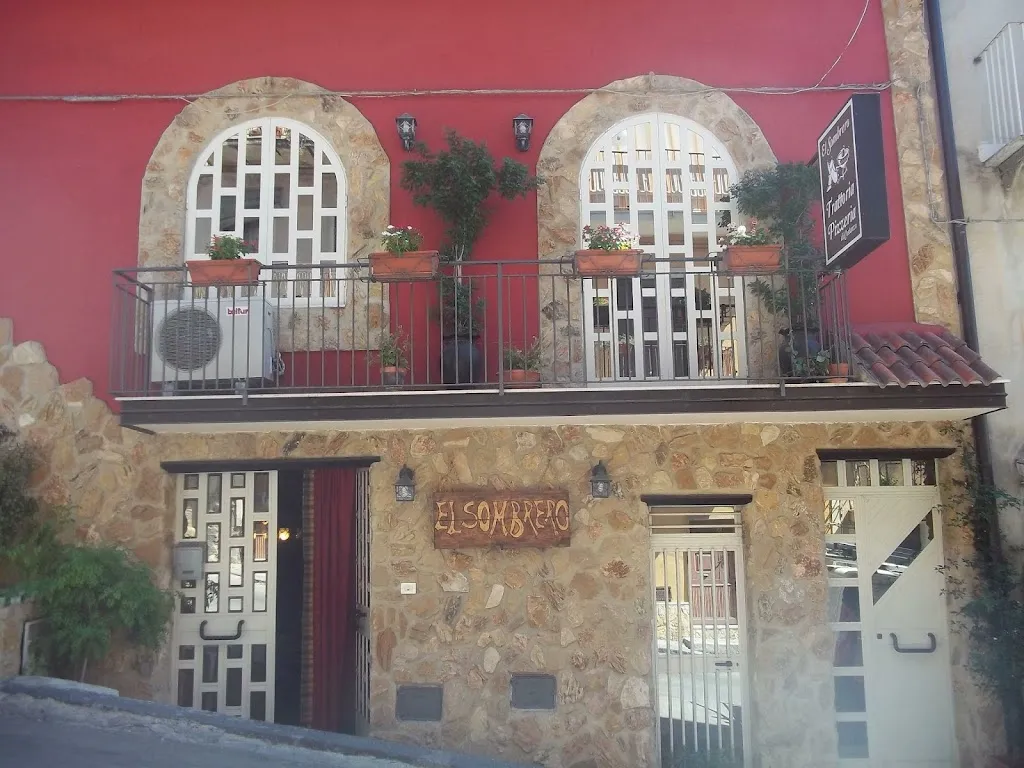 Trattoria Pizzeria Sombrero Di Costanzo Piero restaurant in Raddusa