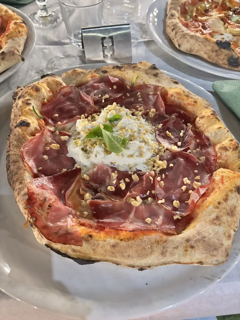 Natasha Pulieri_VASIRICOI pizzeria_Lizzano_review