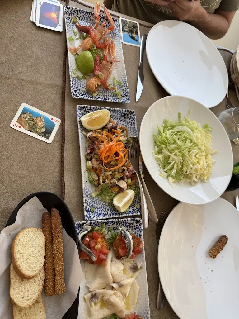 Laura Hardy_Scrusciu du Mari Caffè -Bistrot- Fish Restaurant_Porto Empedocle_review