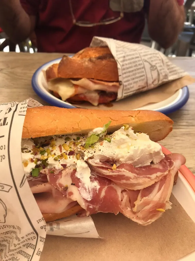 Daniel Garcia Teba_Madame Baguette_Porto Empedocle_review