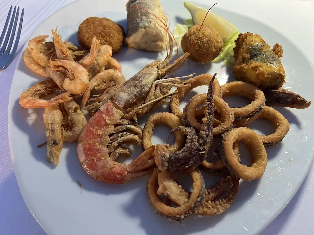 Derya R_Oveja Negra_Porto Empedocle_review