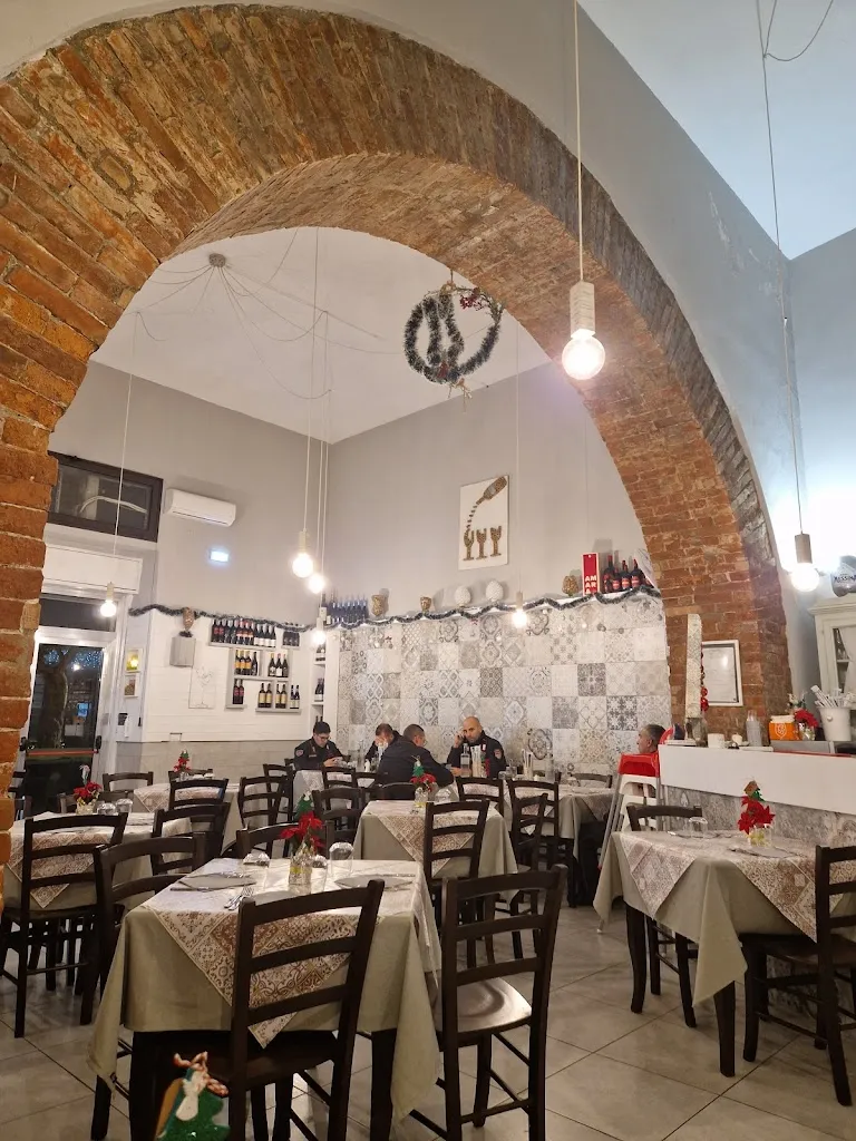 Andrei Vidican_Il Ritrovo_Porto Empedocle_review