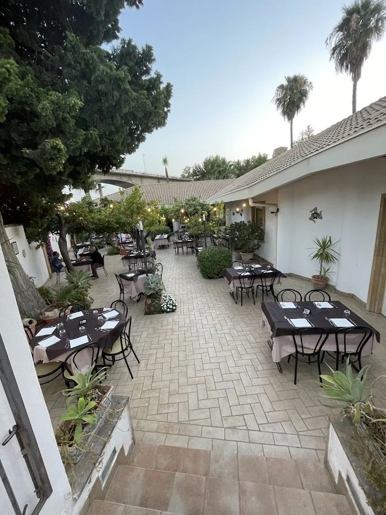 L'Albero Ristorante Pizzeria B&B restaurant in Porto Empedocle