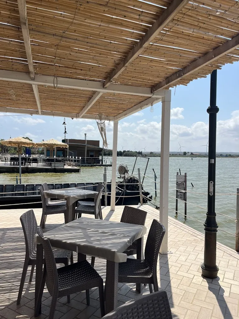 La terrazza sfizi e tramonti restaurant in Lesina