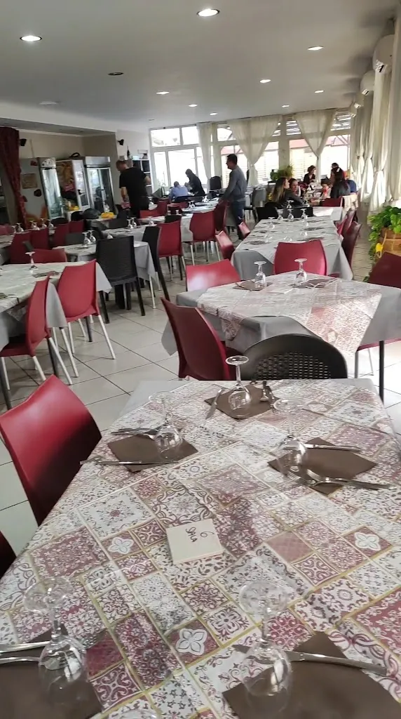 Ristorante Kenia di Chiona Antonella_Porto Empedocle_slider_image_2