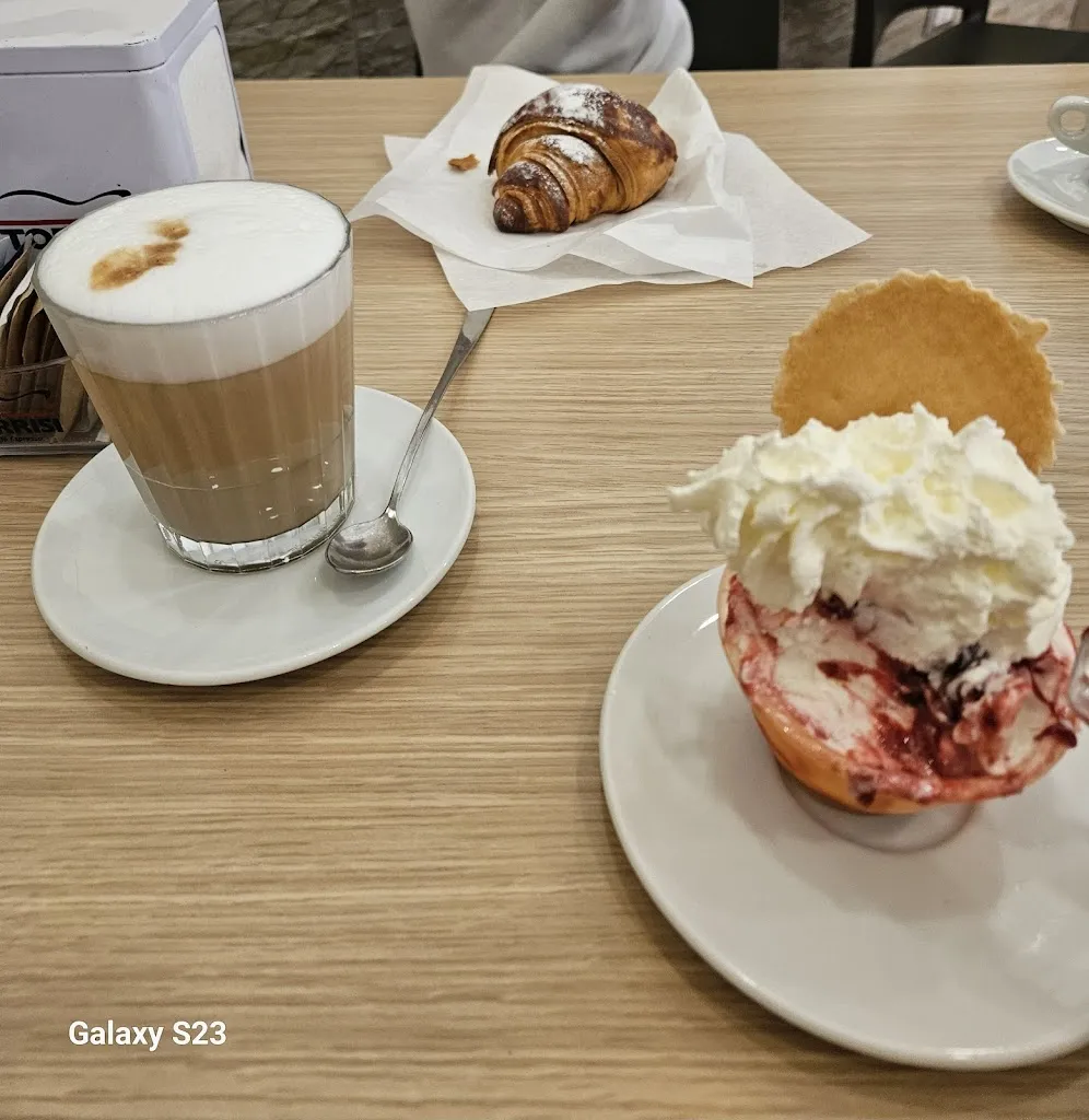 Natalie P_Bar 4 Canti di Furnari/Vitale Snc_Ramacca_review