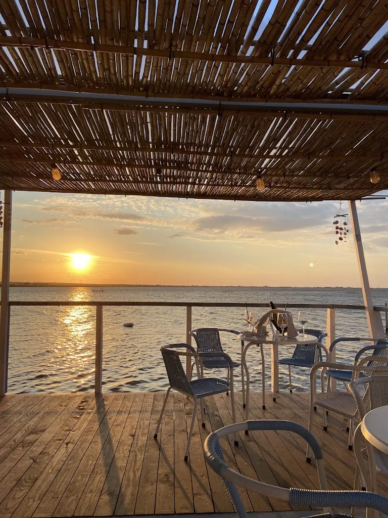 Zara Kind_Lake Cafe'_Lesina_review