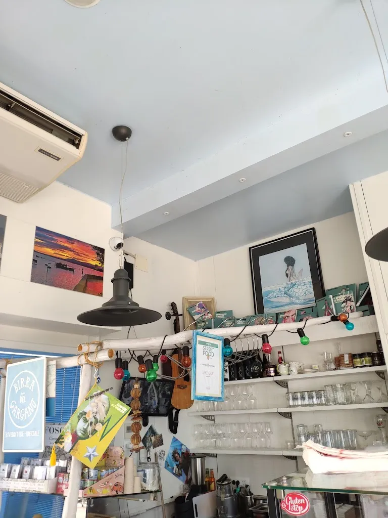 Enrico Knoll_Lake Cafe'_Lesina_review