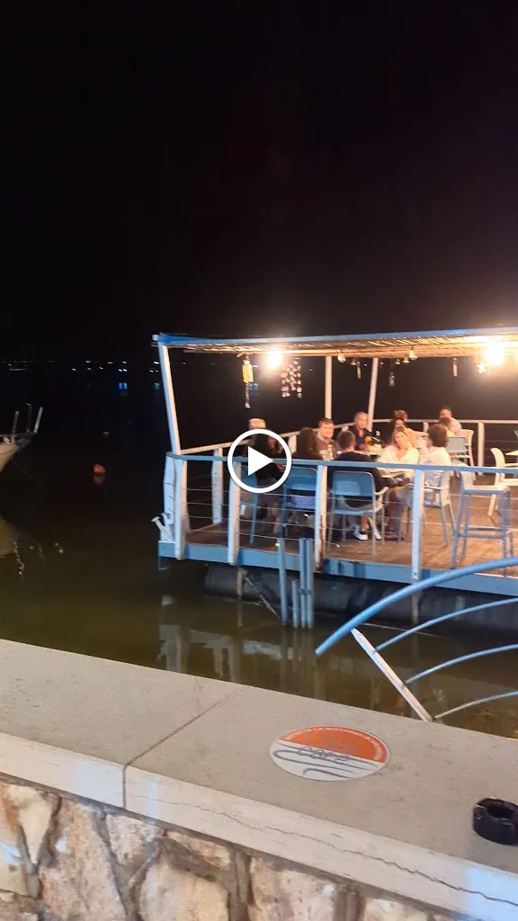 Lake Cafe'_Lesina_slider_image_2