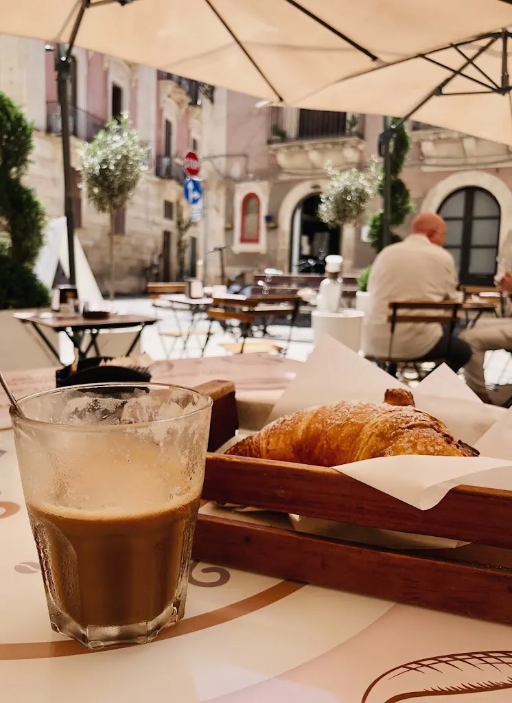 Rasangi Prematilaka_Profumi e Sapori Bar Pranzo Cena pasta 🍝 e Aperitivi_Provincia di Siracusa_review