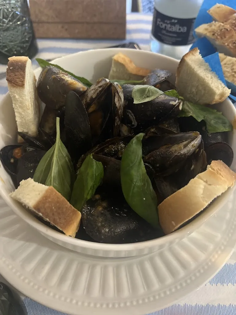 Panna Kocsis_Le sorelle bandiera _Provincia di Siracusa_review