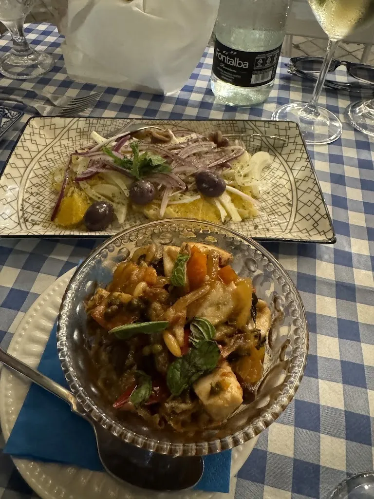 Tony_Le sorelle bandiera _Provincia di Siracusa_review