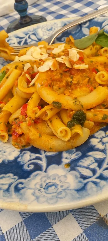 Avv. Sofia Lizzio_Le sorelle bandiera _Provincia di Siracusa_review