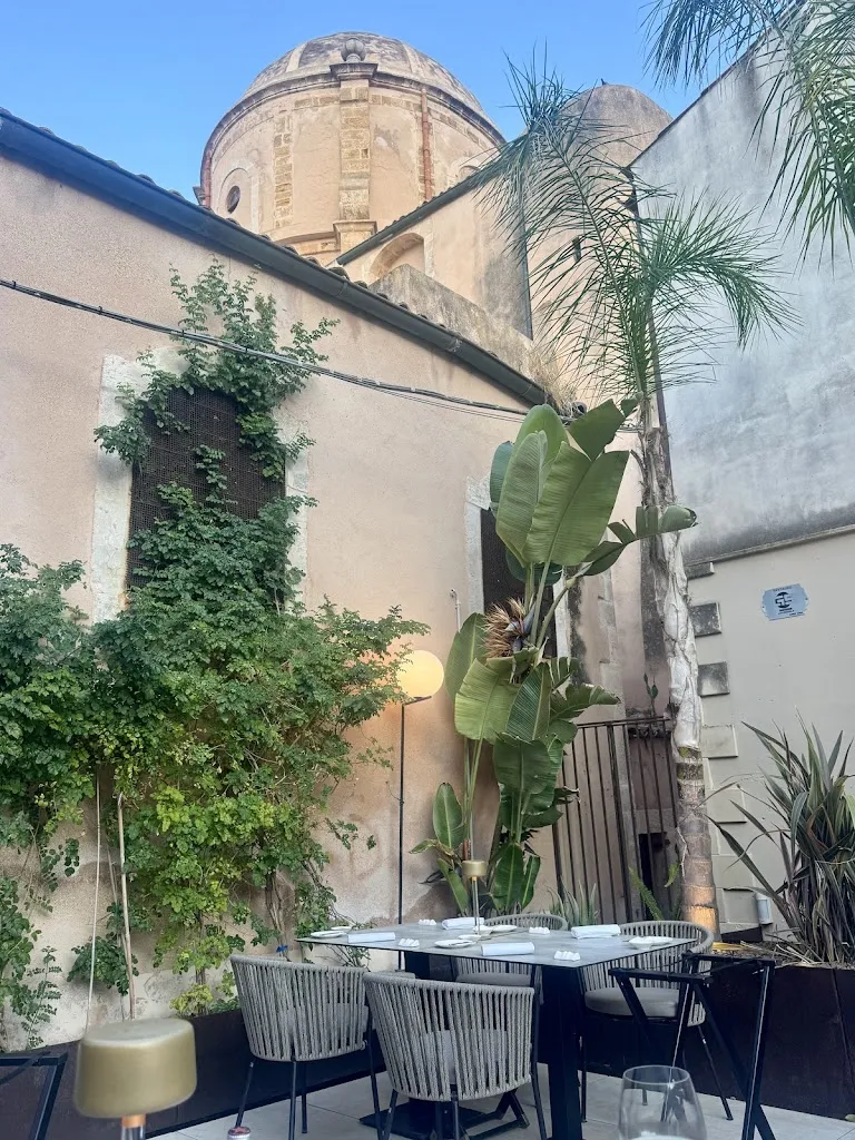 Zinnia Oringo_Cortile Spirito Santo_Provincia di Siracusa_review