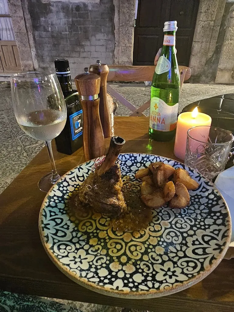 Ourvija Boyjoo_Le Vin de l'Assassin - Bistrot_Provincia di Siracusa_review