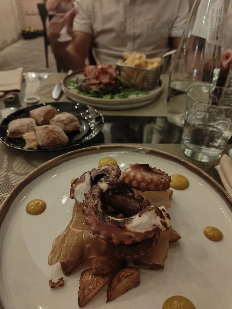 Noelia_Clandestino ad Ortigia_Provincia di Siracusa_review