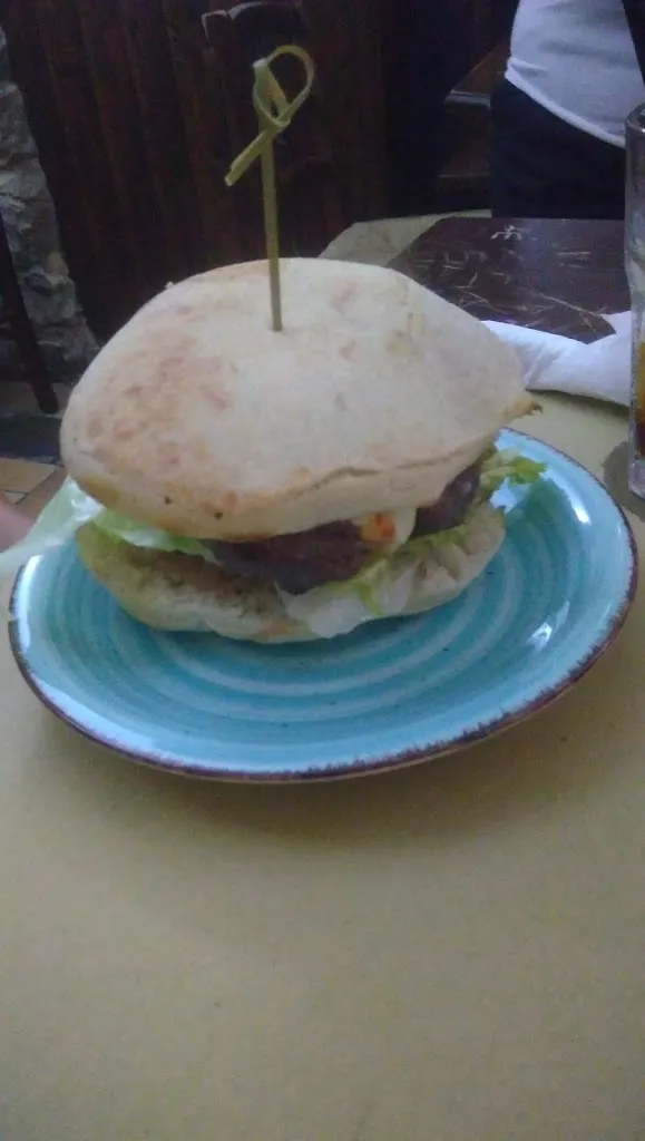 Alfredo Senatore_Vincent's Pub_Regalbuto_review