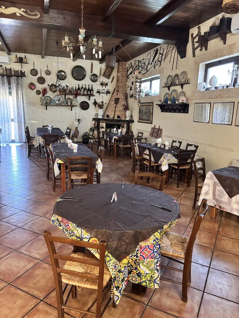 Oasi del Lago restaurant in Regalbuto