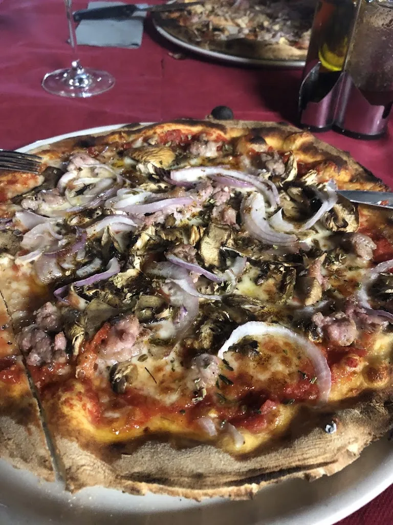 Excellent Pizzeria Di Belmonte Giuseppe_Regalbuto_slider_image_1