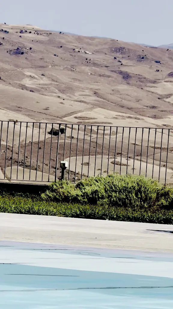 Sylwia Chmiel_Rocca dei Saraceni_Regalbuto_review