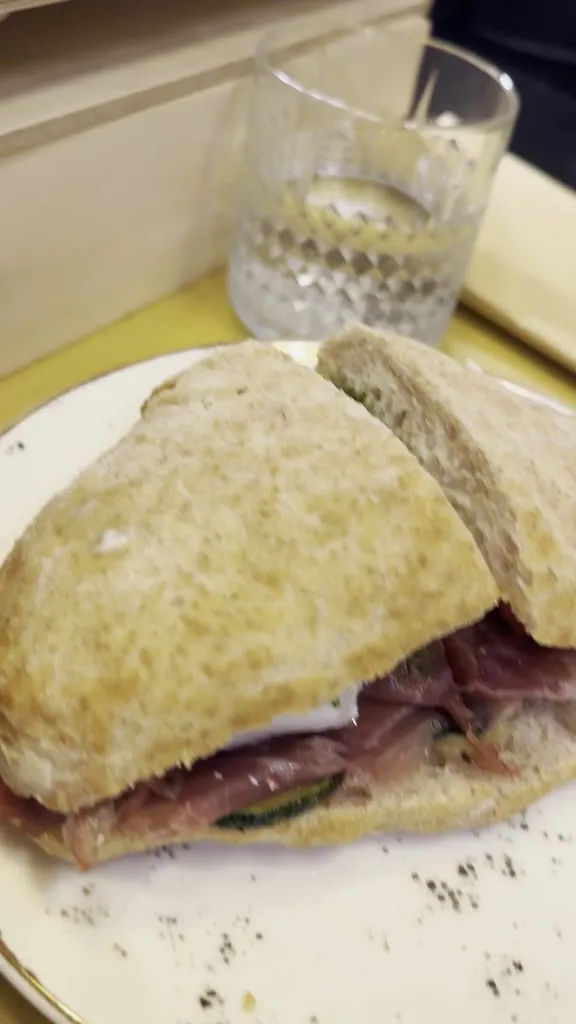 Delicatessen in drogheria_Ragusa_slider_image_2