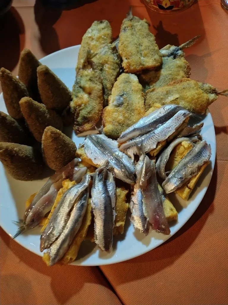 Federico Dell'arte_ANCIUOVI - Trattoria di Mare_Ragusa_review