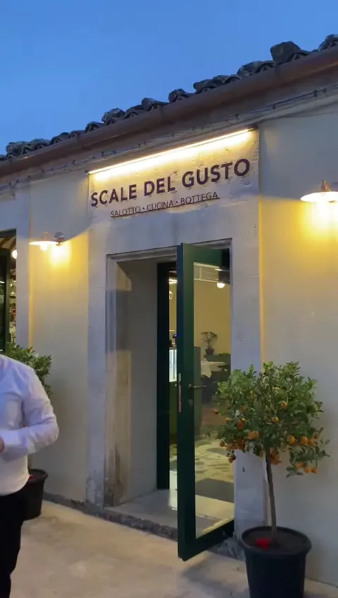 Scale del Gusto | salotto • cucina • bottega_Ragusa_slider_image_2