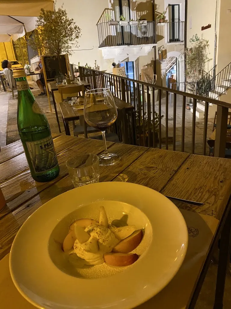 erin miller_LoSteri_Ragusa_review