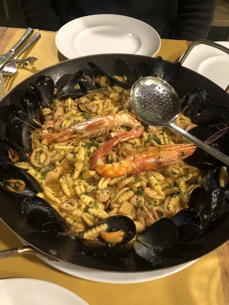 Hannah Waddilove_LoSteri_Ragusa_review