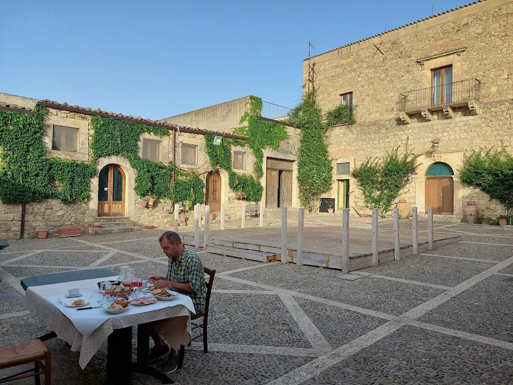 Stefan Klakovich_Agriturismo Feudo Tudia_Resuttano_review