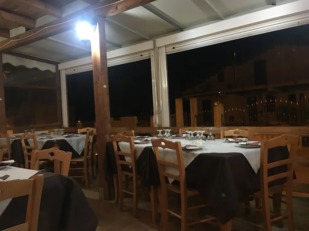 Pizzeria laTerrazza restaurant in Ravanusa