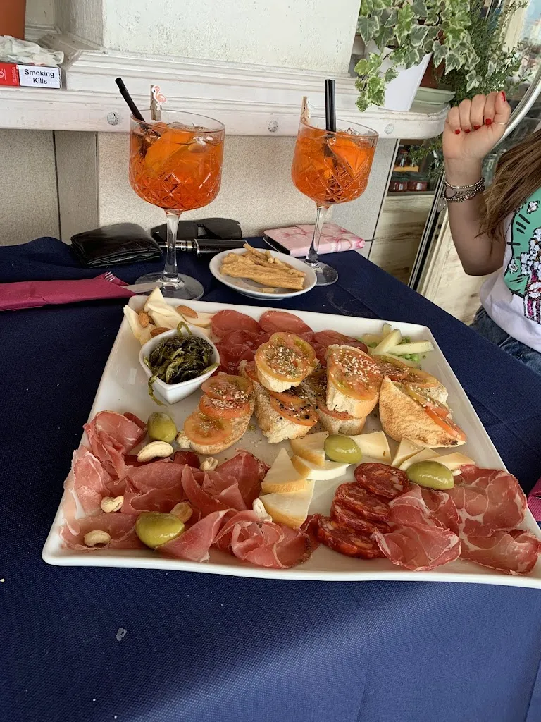 Mohamed Abd El Salam (DjS)_Eleven_Lesina_review