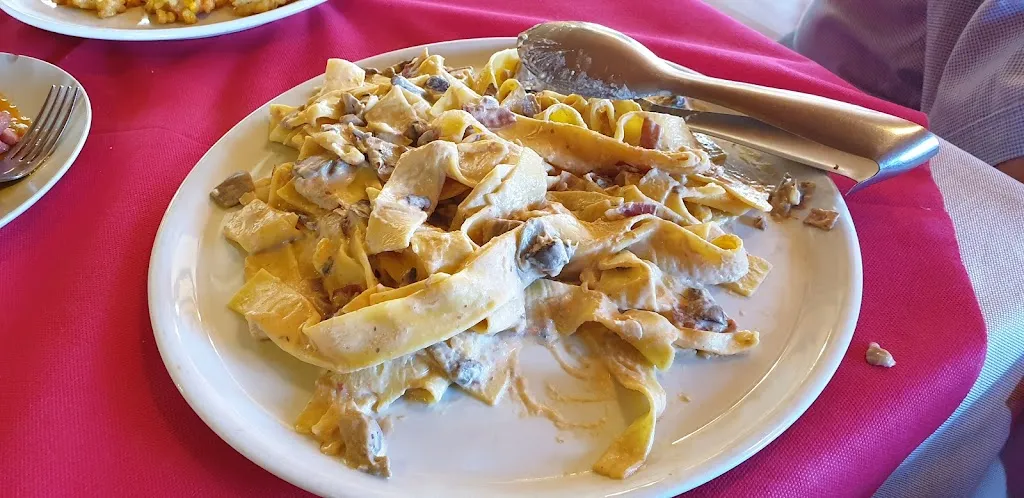 Trattoria Pizzeria Cappuccini_Roccavaldina_slider_image_2