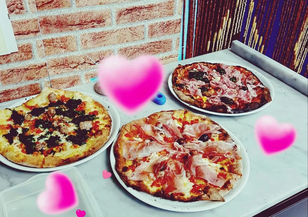 pizzeria planet via vespri_Riesi_slider_image_2