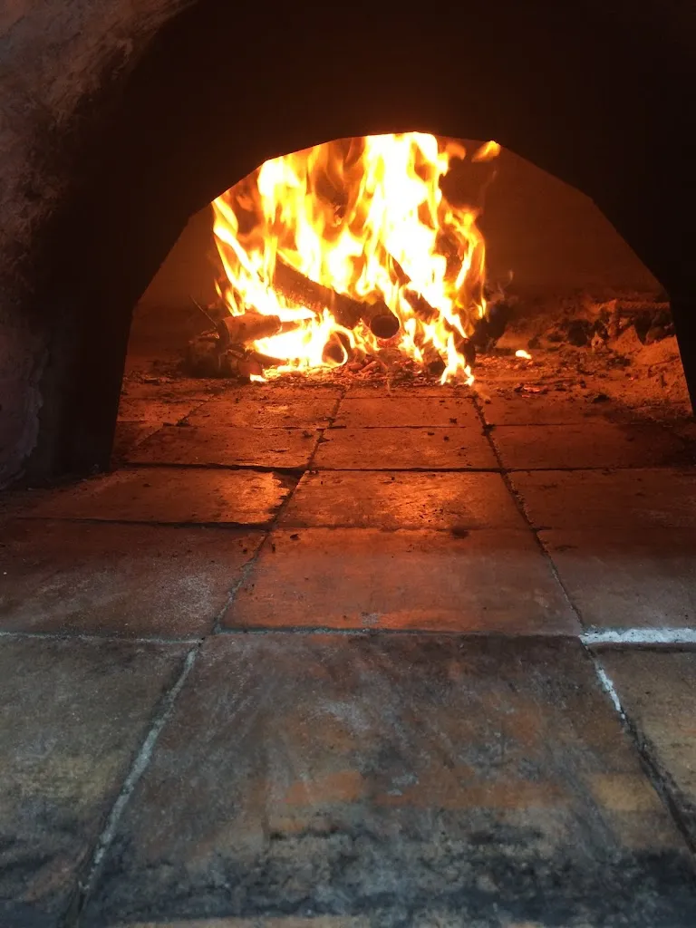 pizzeria planet via vespri_Riesi_slider_image_3