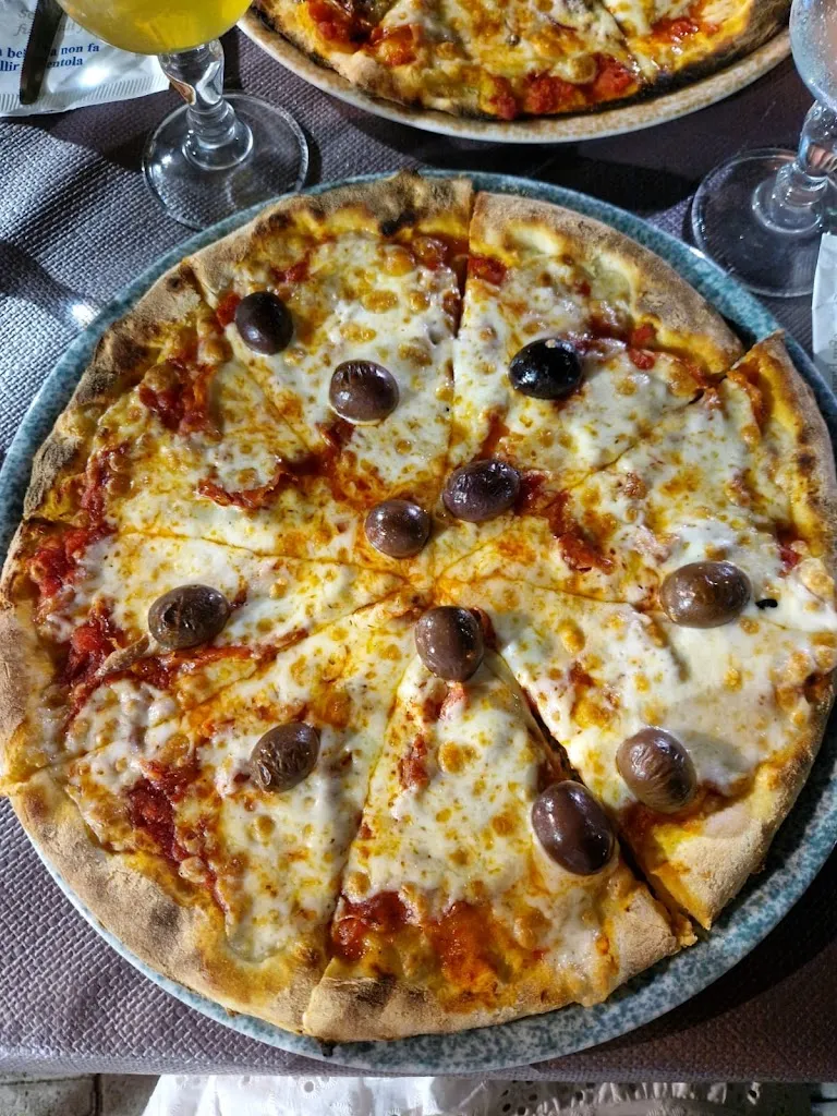 Pizzeria La Saletta Rocca di Caprileone_Rocca di Capri Leone_slider_image_3