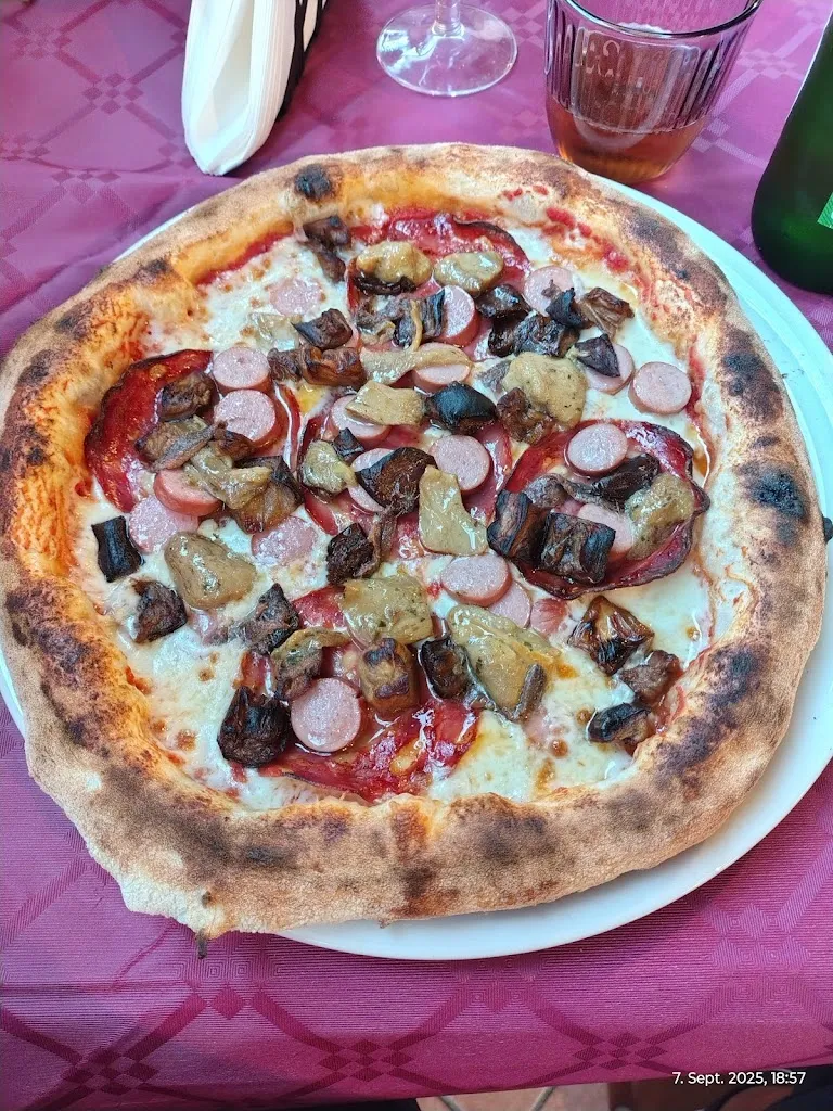 Pizza Time_Rocca di Capri Leone_slider_image_2
