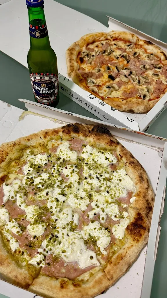 Pizza Time_Rocca di Capri Leone_slider_image_3