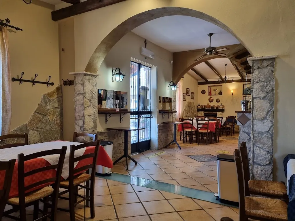 Lo Stagno restaurant in Salaparuta