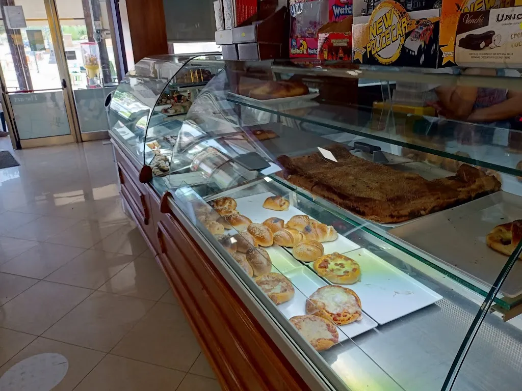 Central Bar di Nicolosi Francesco E C. S.A.S. restaurant in Salaparuta