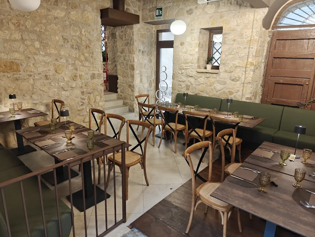 Ildiko Toth_Palazzo Monroy_Salemi_review