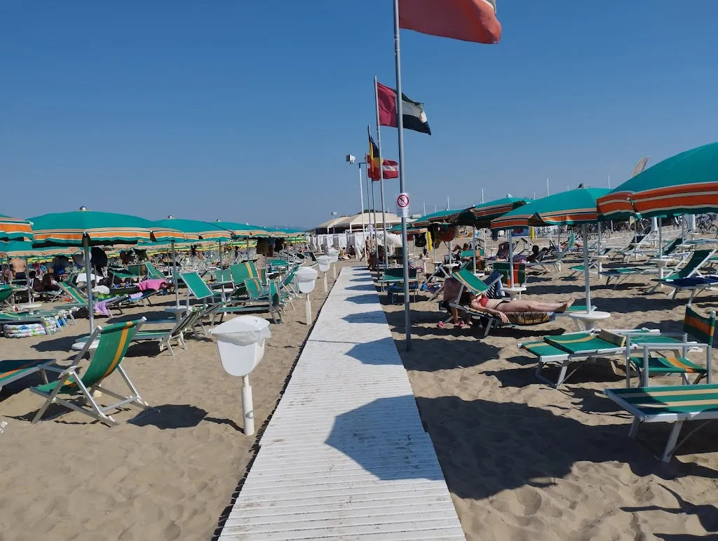 Massimo Pio De Luca_Lido Anna Beachclub Pizzeria Restaurant_Lesina_review