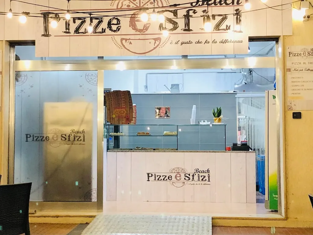 Pizze e Sfizi Beach restaurant in Lesina