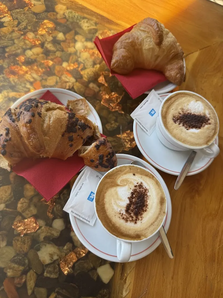 Isobel Shackleton_Trattoria Pizzeria Dei Platani_San Cono_review