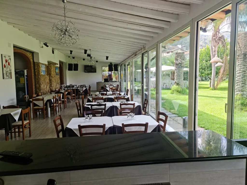 Tropical Village di Cristina Szilveszter_San Michele di Ganzaria_slider_image_1