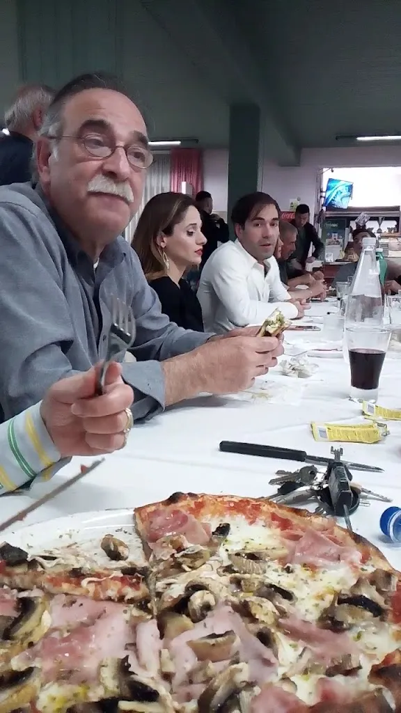 Pizzeria All the night_San Pietro Clarenza_slider_image_2