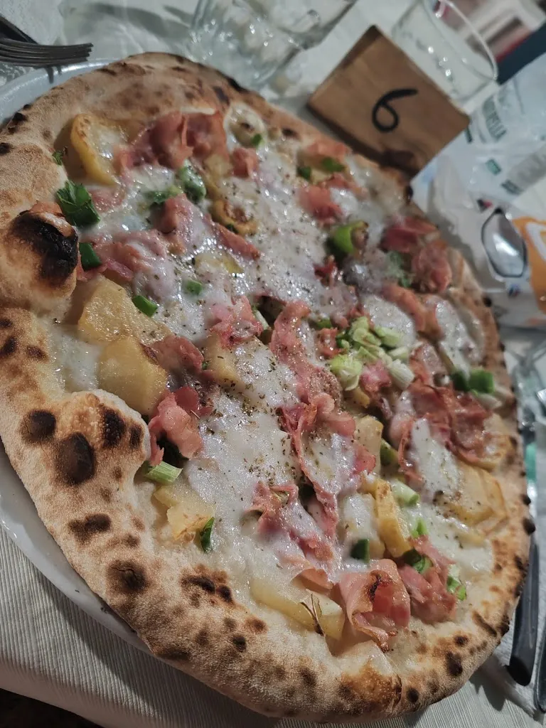 Pizzeria All the night_San Pietro Clarenza_slider_image_3