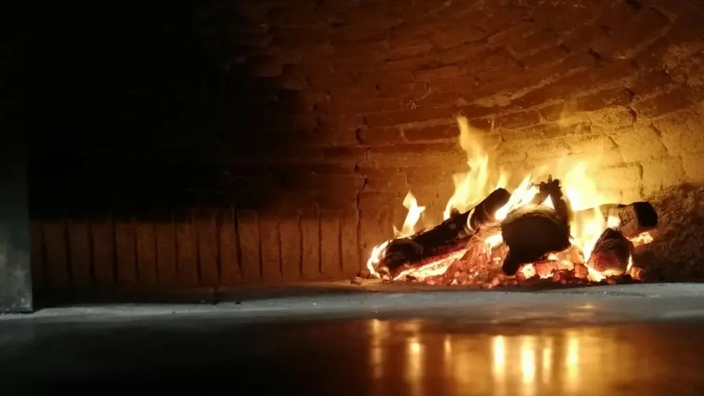 Crispizza pizzeria_San Pietro Clarenza_slider_image_3