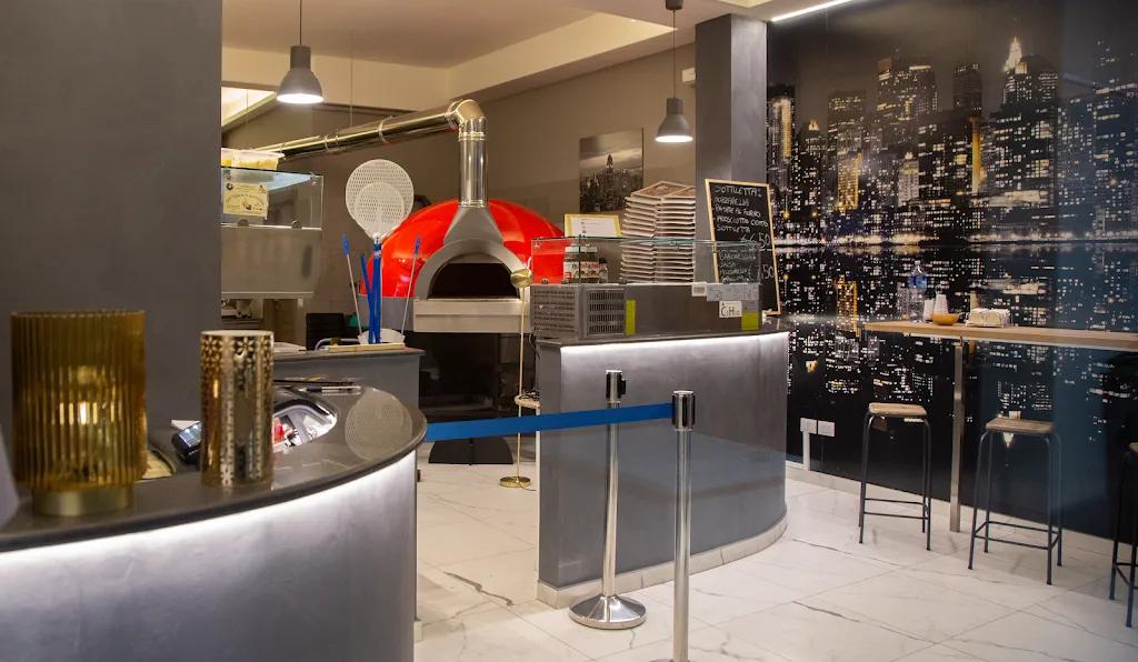 Pizzeria L’Azalea restaurant in San Pietro Clarenza